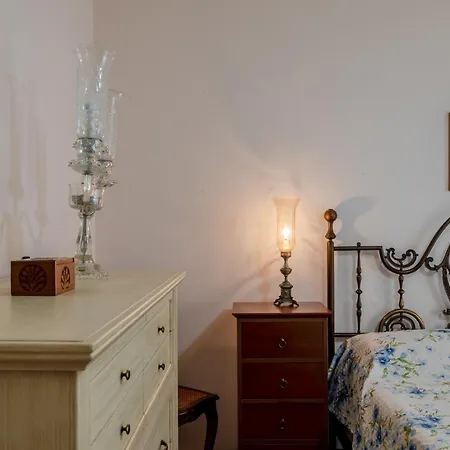 Guesthost - Elegant & Comfy