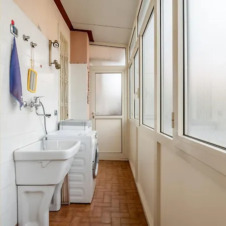 Guesthost - Elegant & Comfy *